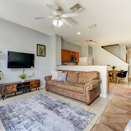 Comfy Townhome Minutes From Disney